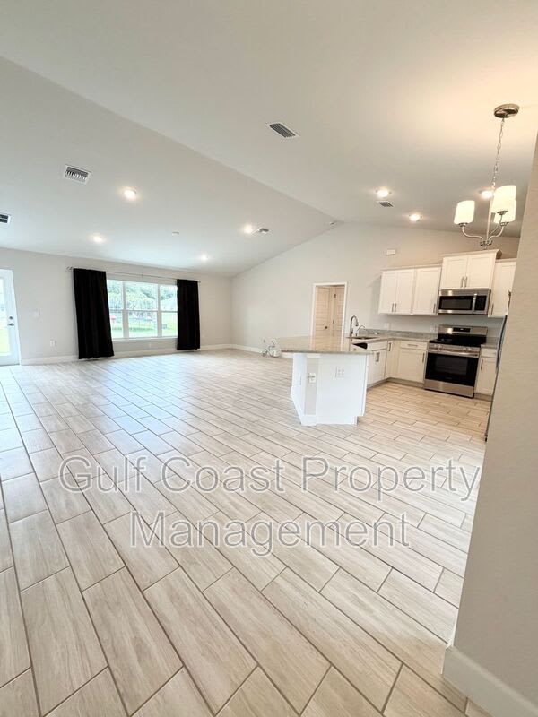 4865 Manila Ave – photo 3