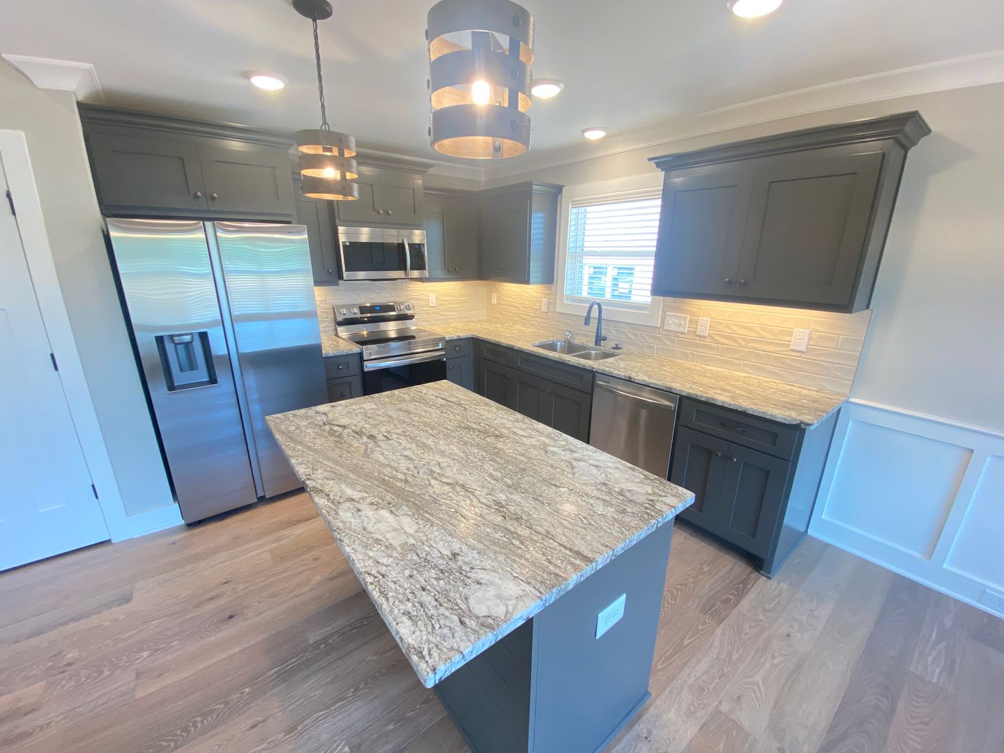 For Lease – photo 3