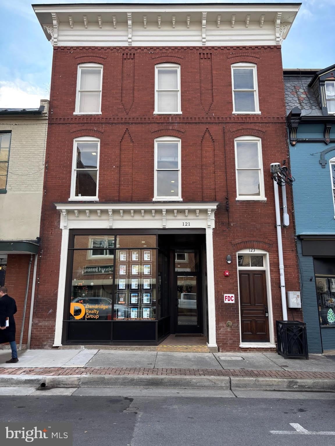 121 W Washington Street – photo 2