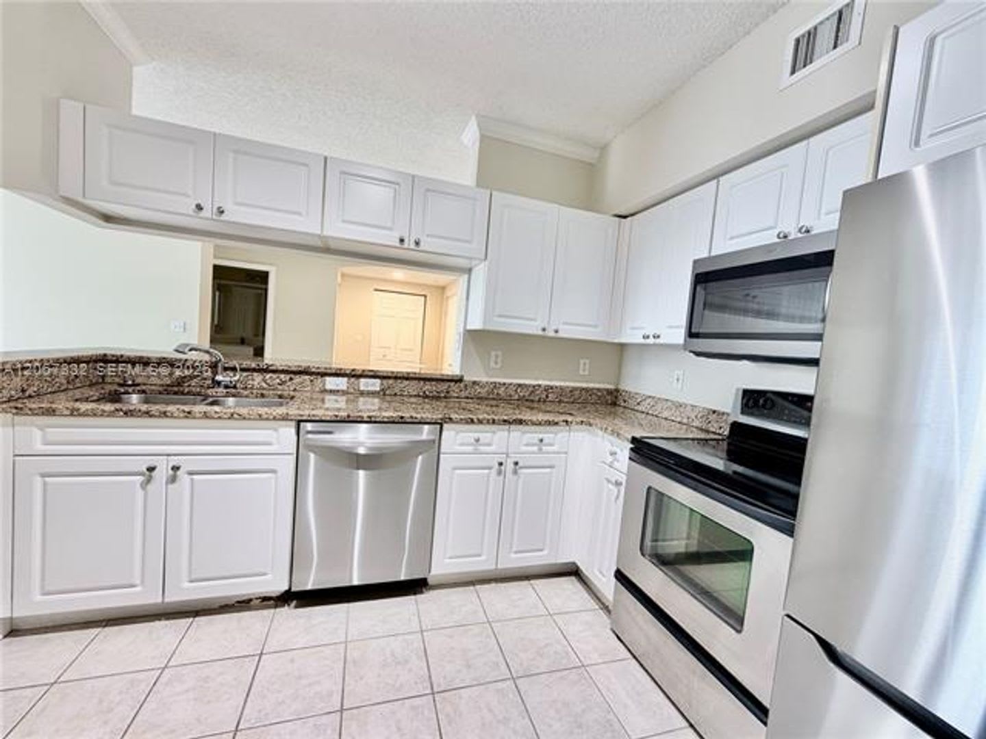 17100 N Bay Rd cu-1105, Sunny Isles Beach, FL 33160 – photo 4