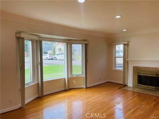 1422 Spazier Avenue – photo 3