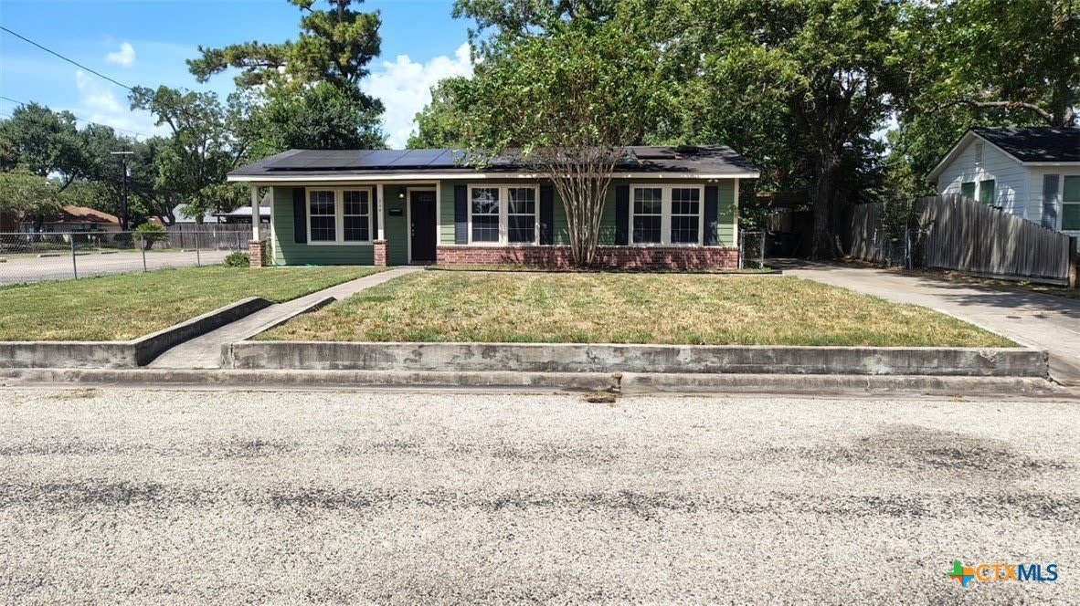 504 E Convent Street – photo 2