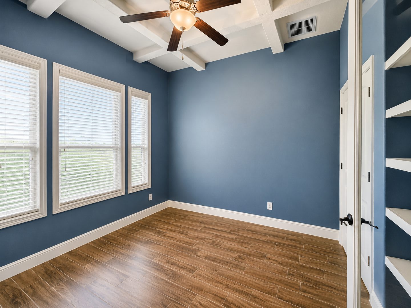 GORGEOUS 4 BEDROOM CUSTOM HOME FOR LEASE W/ TONS OF UPGRADES IN NEW BRAUNFELS, TX – photo 5