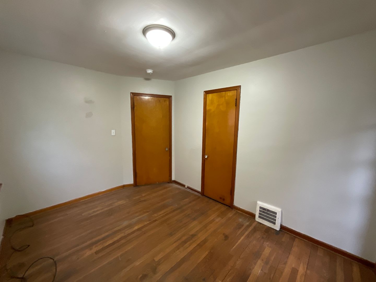 11013 Lincoln Avenue – photo 3
