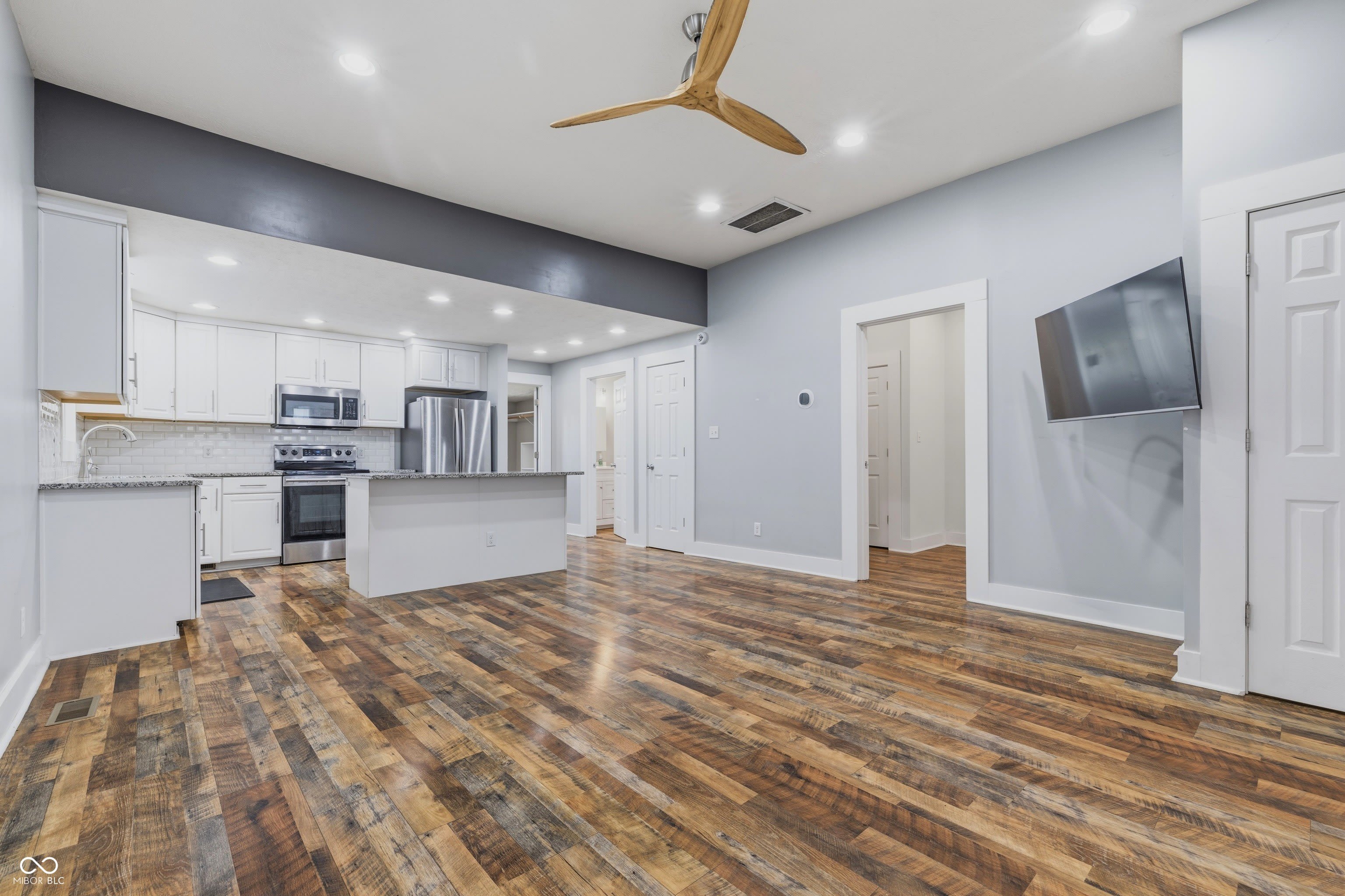 1330 Lexington Avenue – photo 4