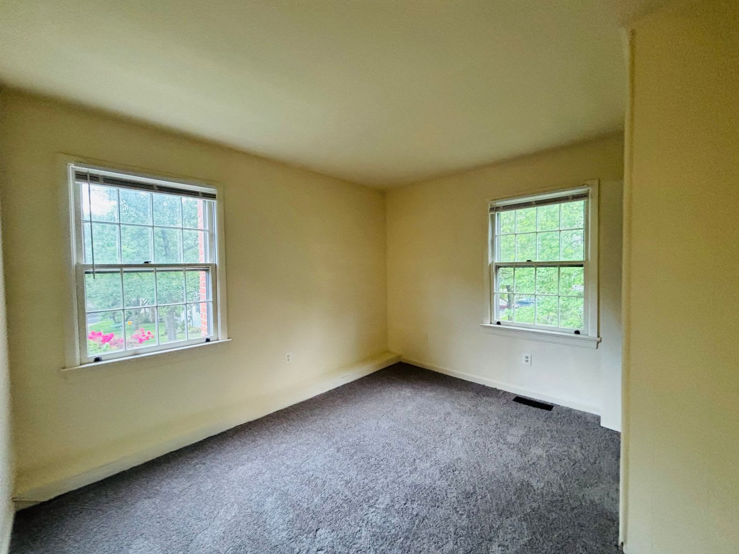 3 Bedroom 2.5 Bath Townhouse – photo 4