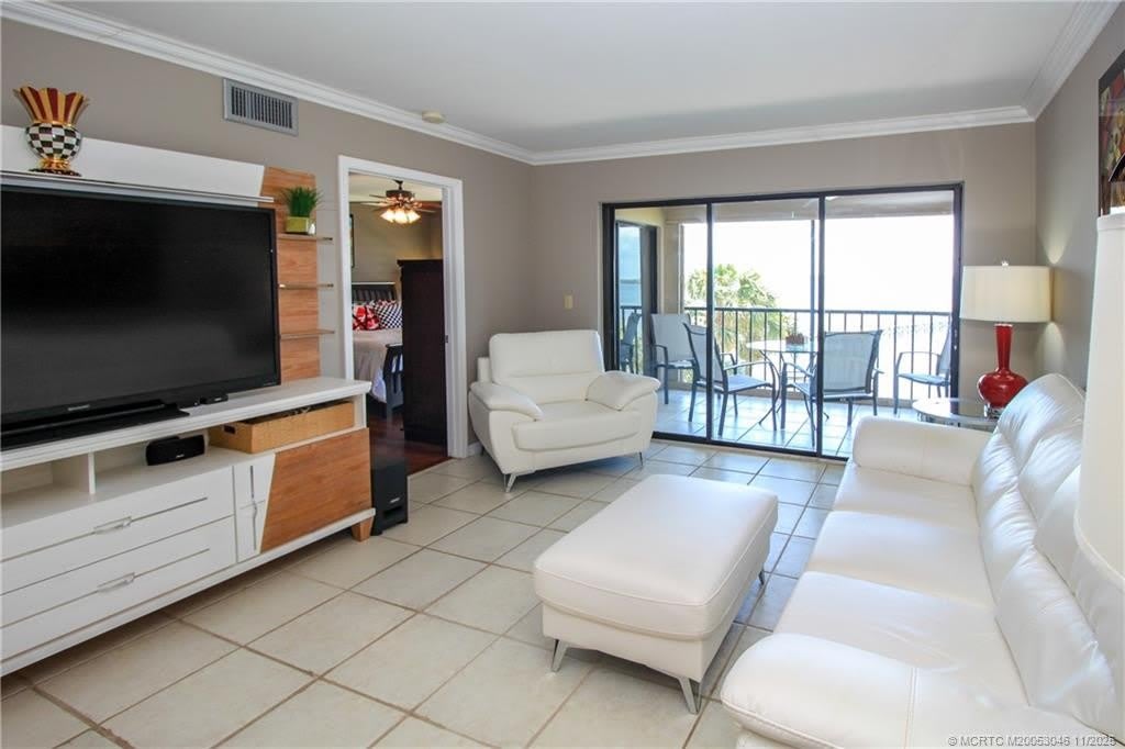 4720 NE Sandpebble Trace – photo 4