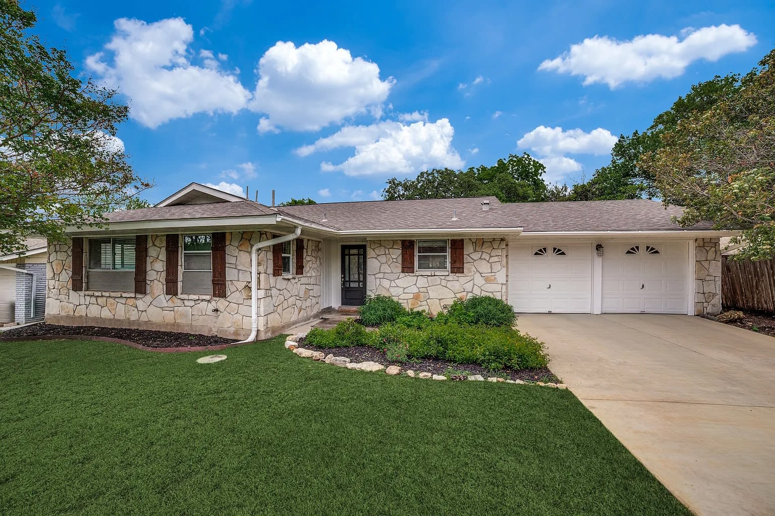 612 Booth Dr – photo 1