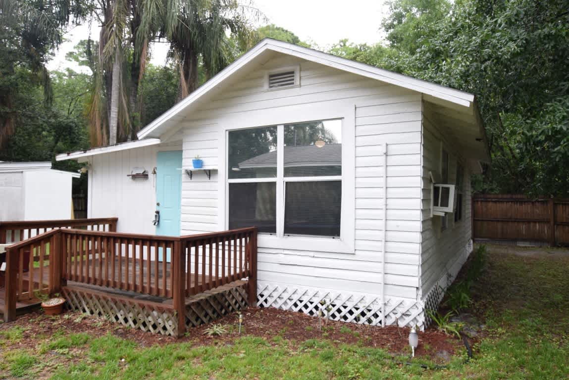 Charming 1 Bed 1 Bath Triplex Cottage for Rent in Lake Mary, FL! – photo 3
