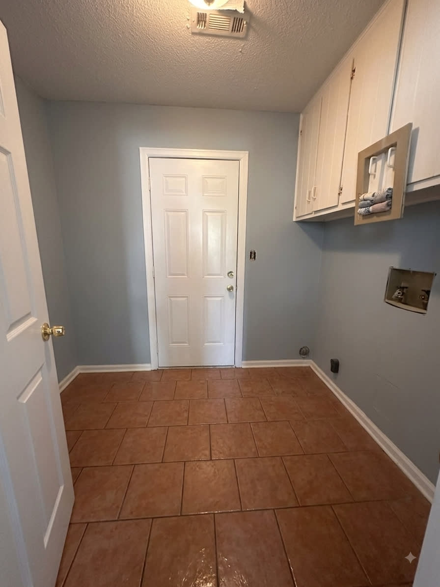 3252 Capwood Dr – photo 2