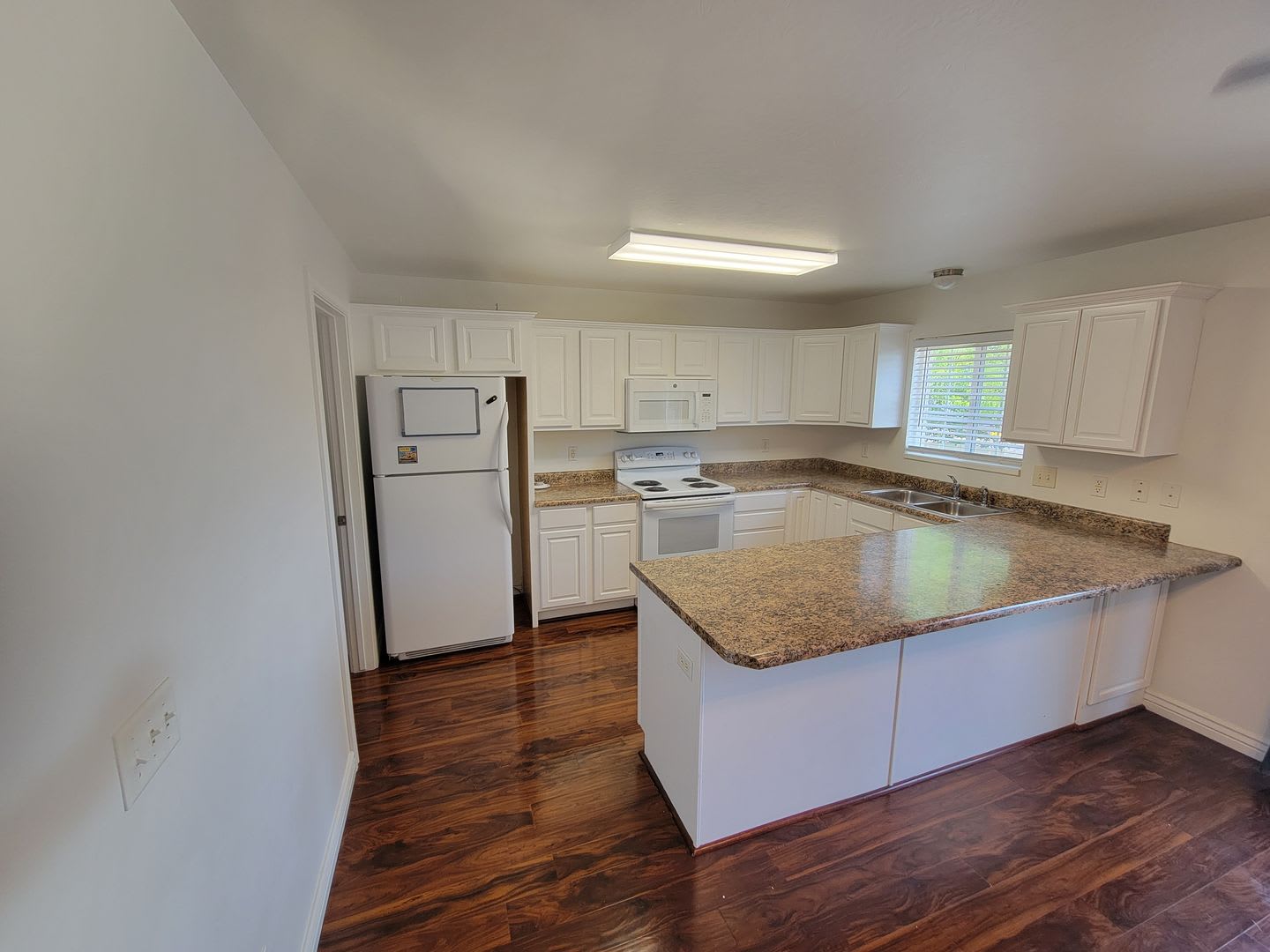 Huge Townhome in coveted East Cottonwood Heights! – photo 5