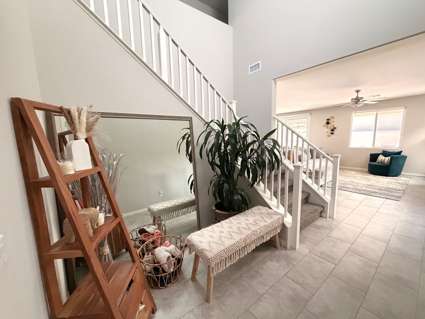 Beautiful 4 Bedroom Home in Aliante Community – photo 2