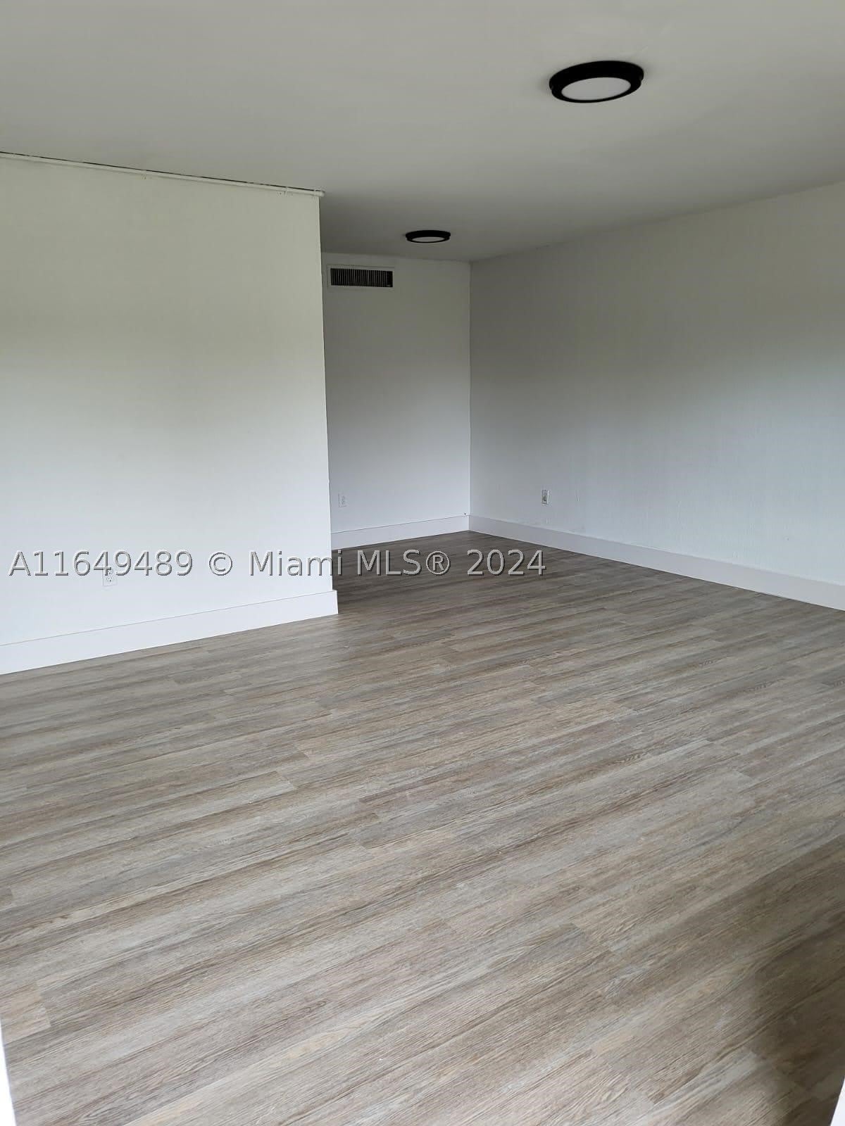 14100 Nw 6Th Ct – photo 4