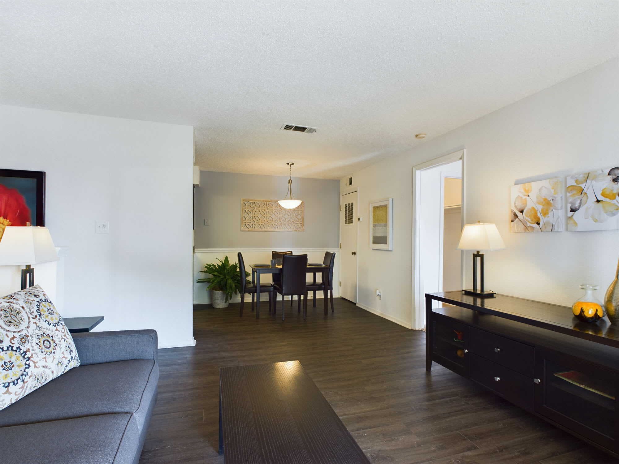 Raintree Apartments – photo 4