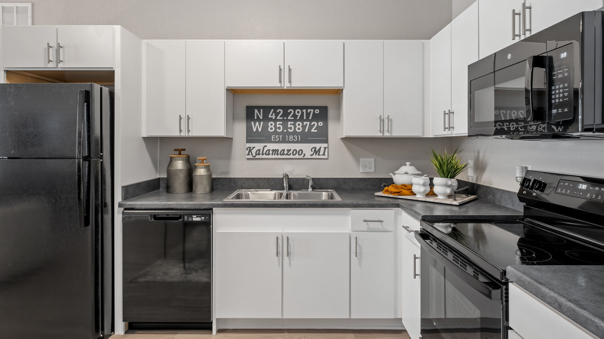 Authentix Kalamazoo Apartments – photo 5