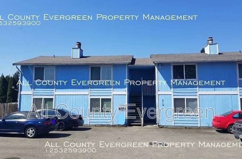 216 Chicago Blvd S – photo 2
