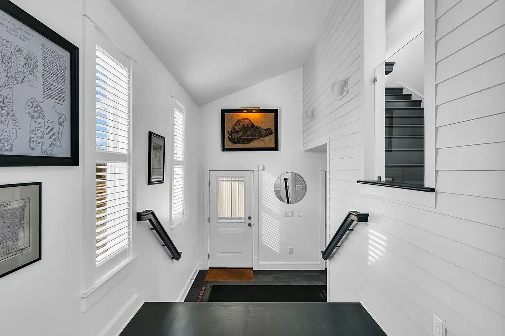Classic Farmhouse Charm Meets Modern Comfort – 5 Bedroom Home in DeLand – photo 4
