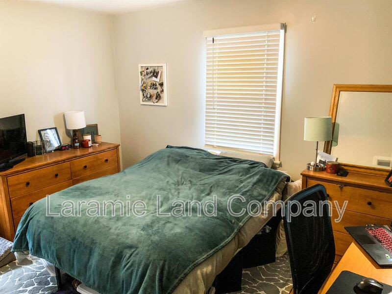 1011 West Curtis Street – photo 2