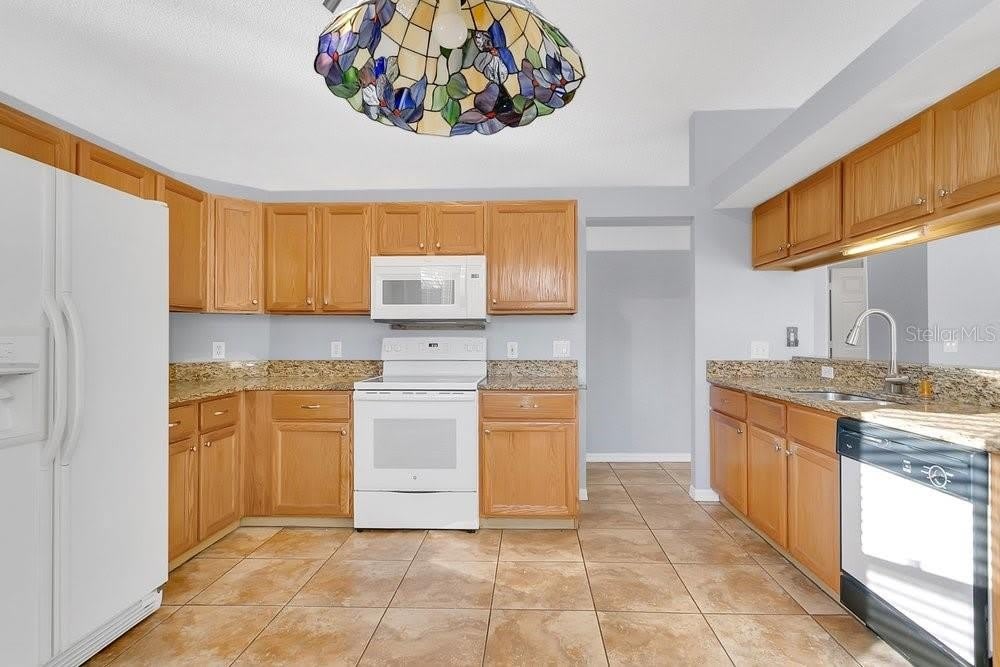 8102 COUNTRY RUN Parkway – photo 3