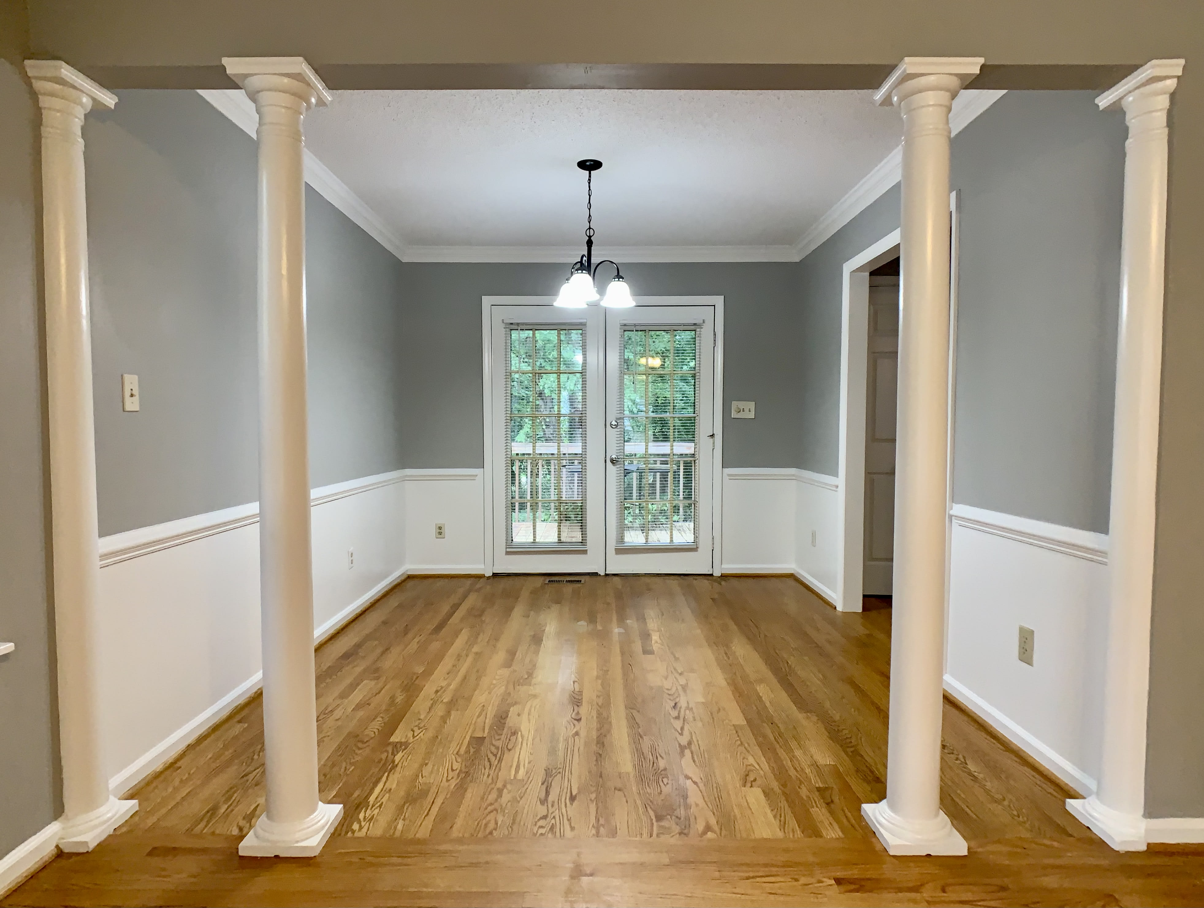 1073 Mills St – photo 4