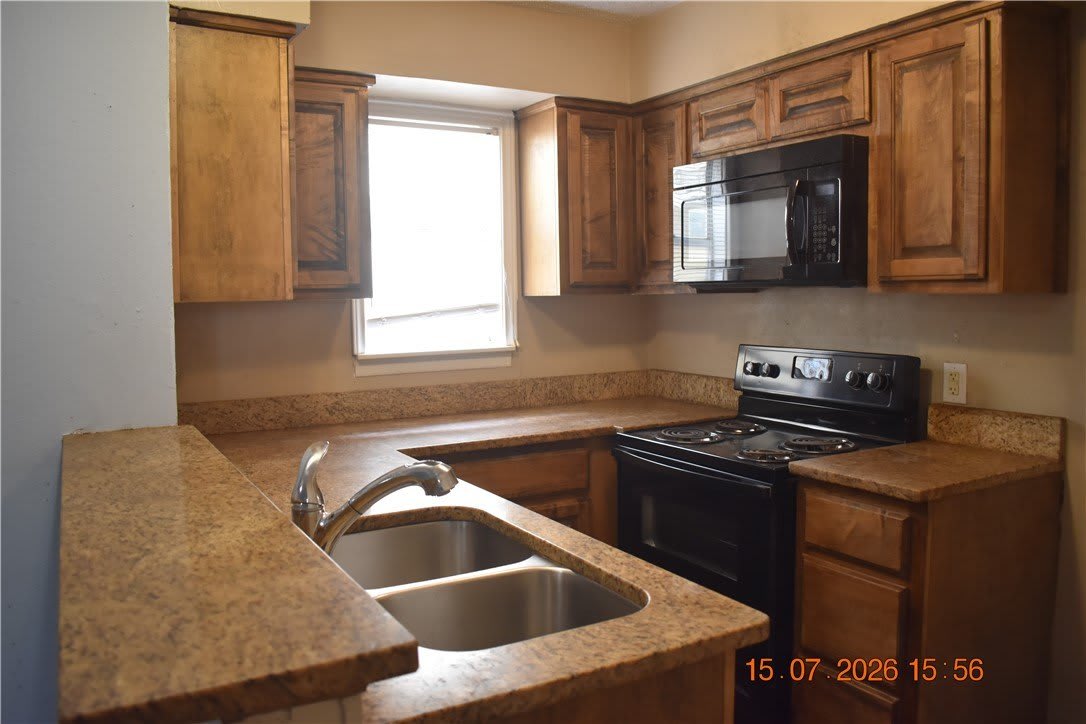 1011 Ennis Joslin – photo 2