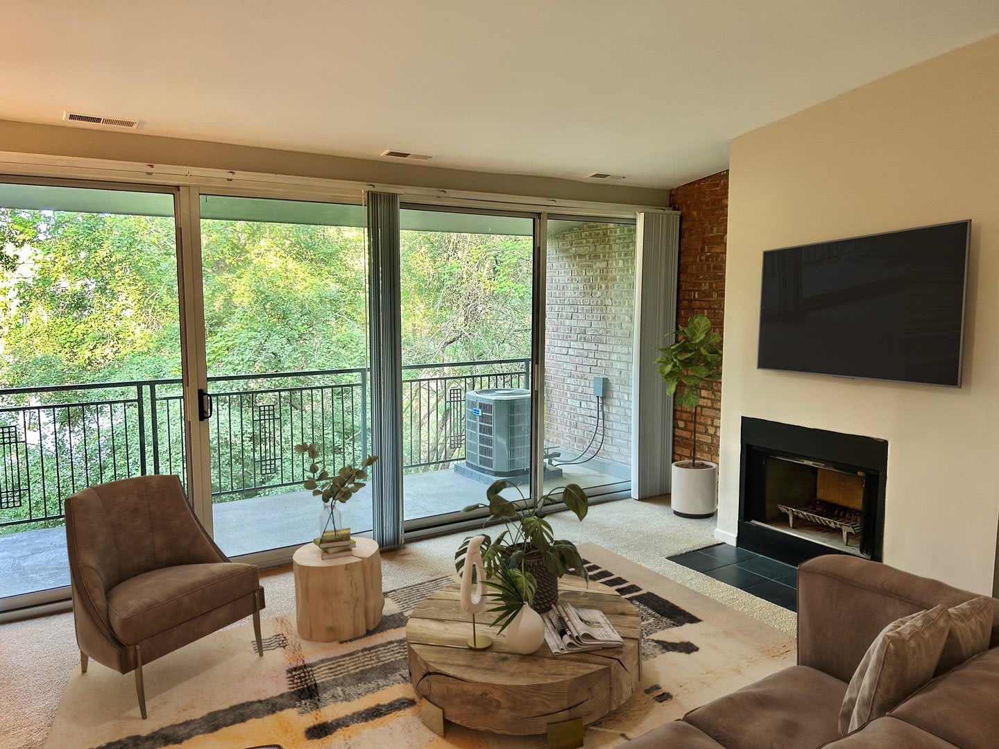 6019 Forest View Road – photo 2