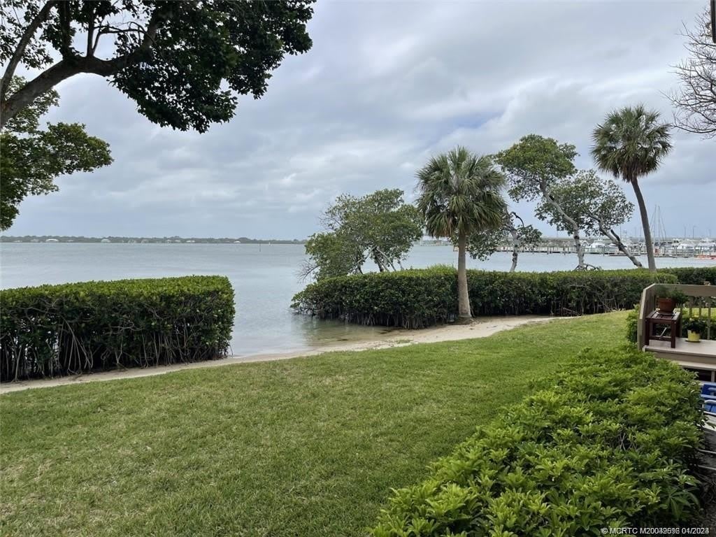 264 NE Edgewater Drive – photo 3