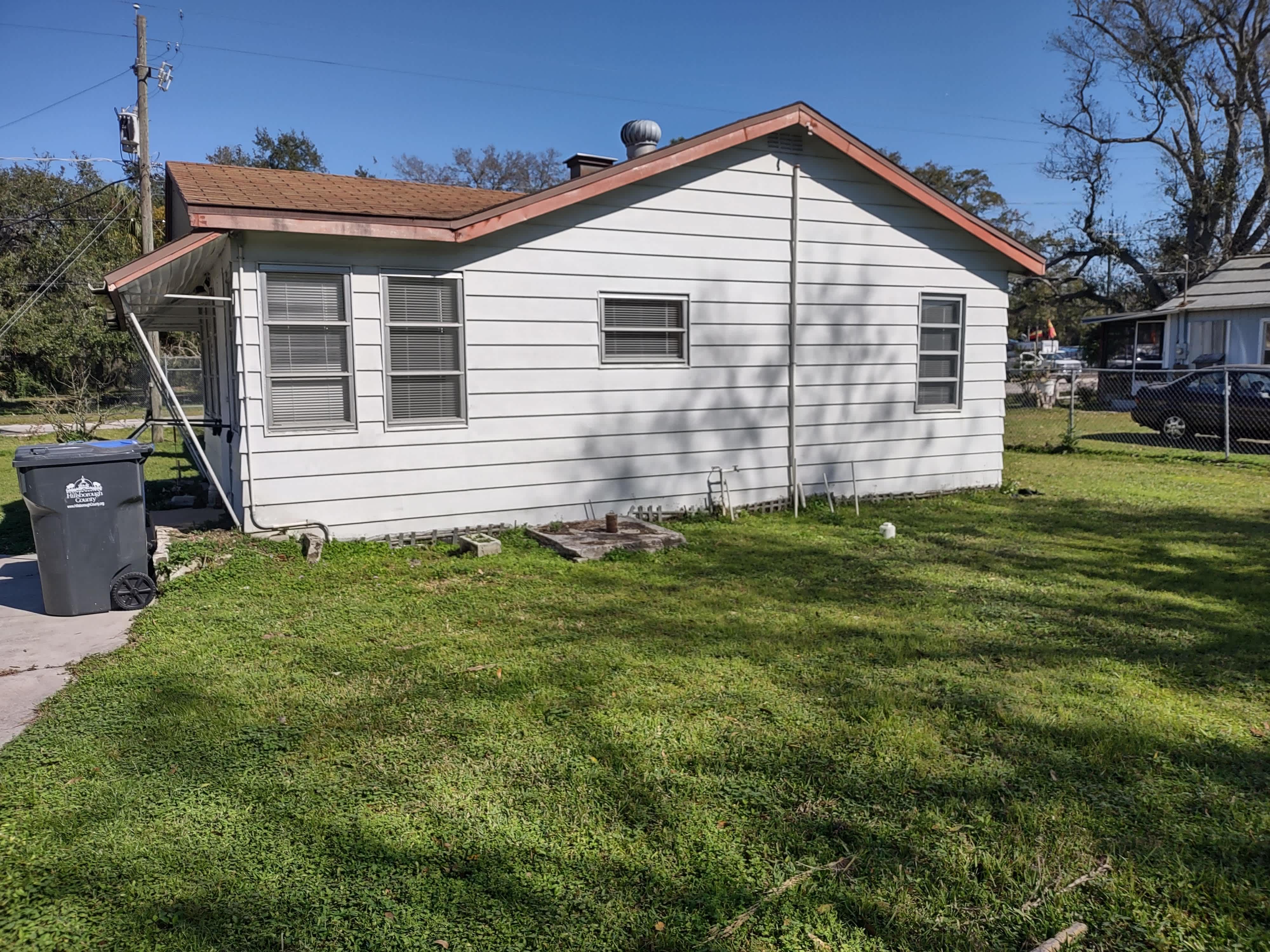 4821 Palm River Rd – photo 2