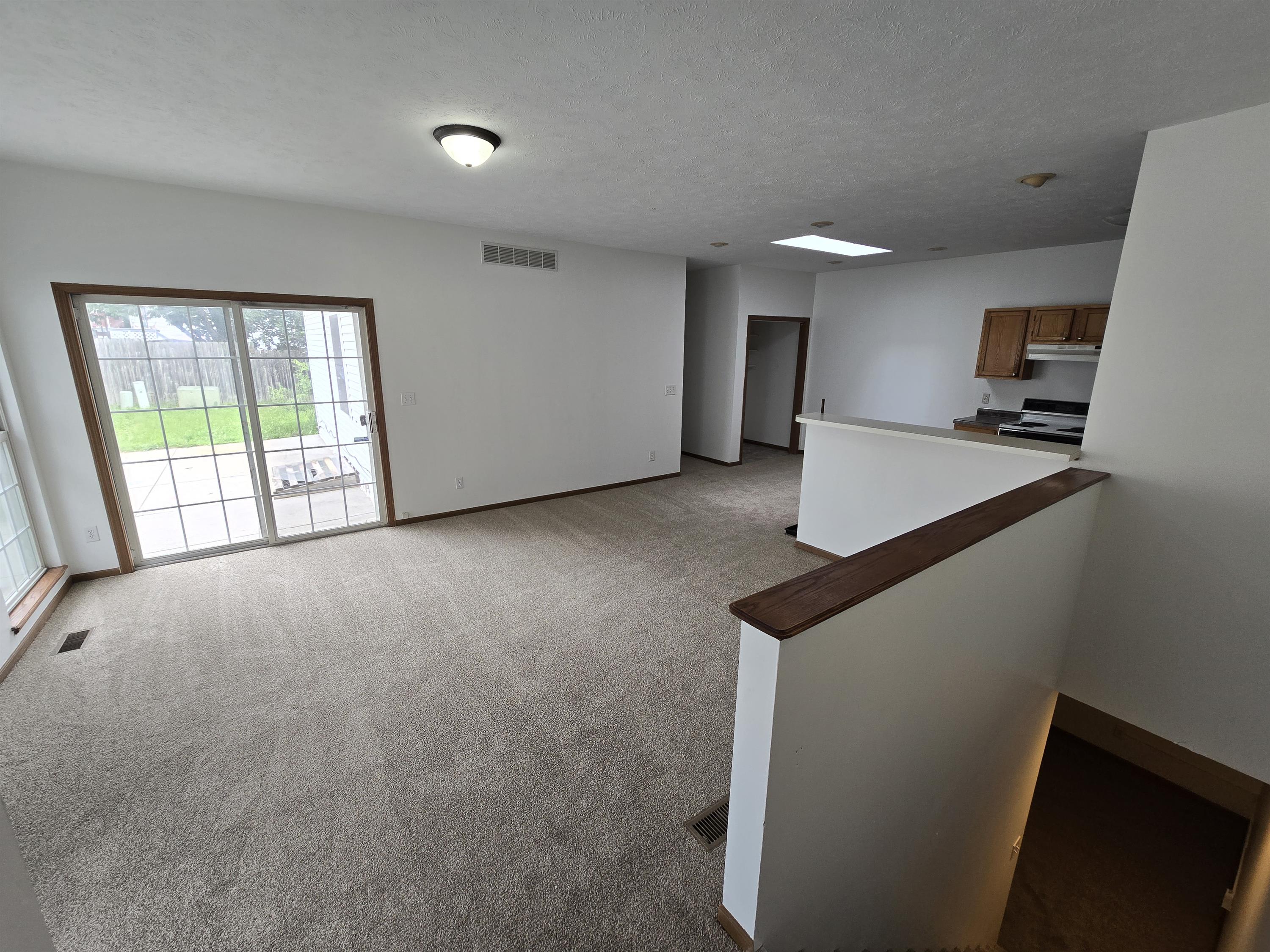 748 West Belmont Avenue – photo 2