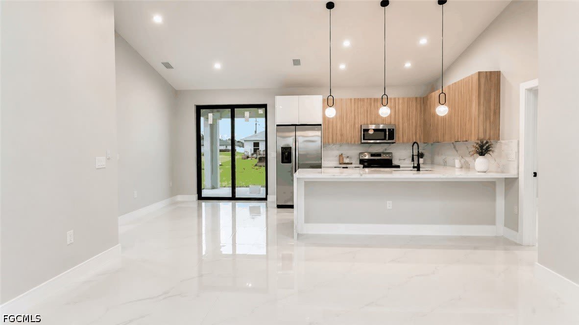 1739 NW 19th Street – photo 3