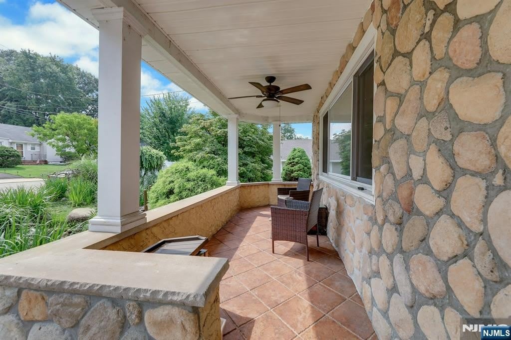 379 Leonard Drive – photo 5