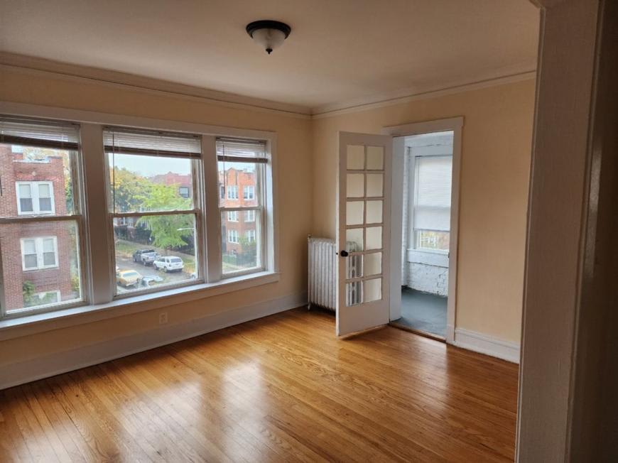 7502 N Hoyne Avenue – photo 1
