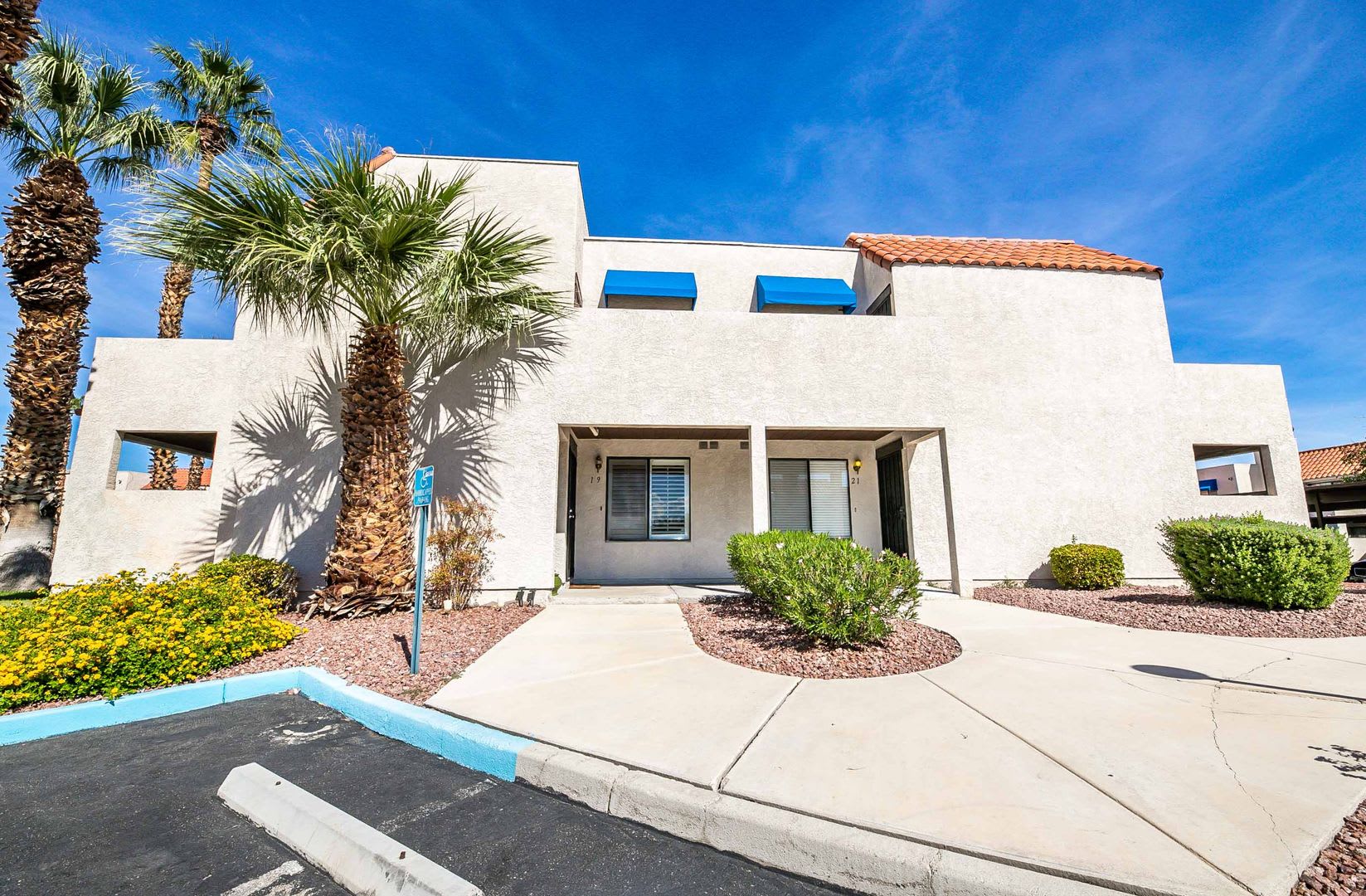 Central Las Vegas Condo Near Chinatown & The Strip – photo 4