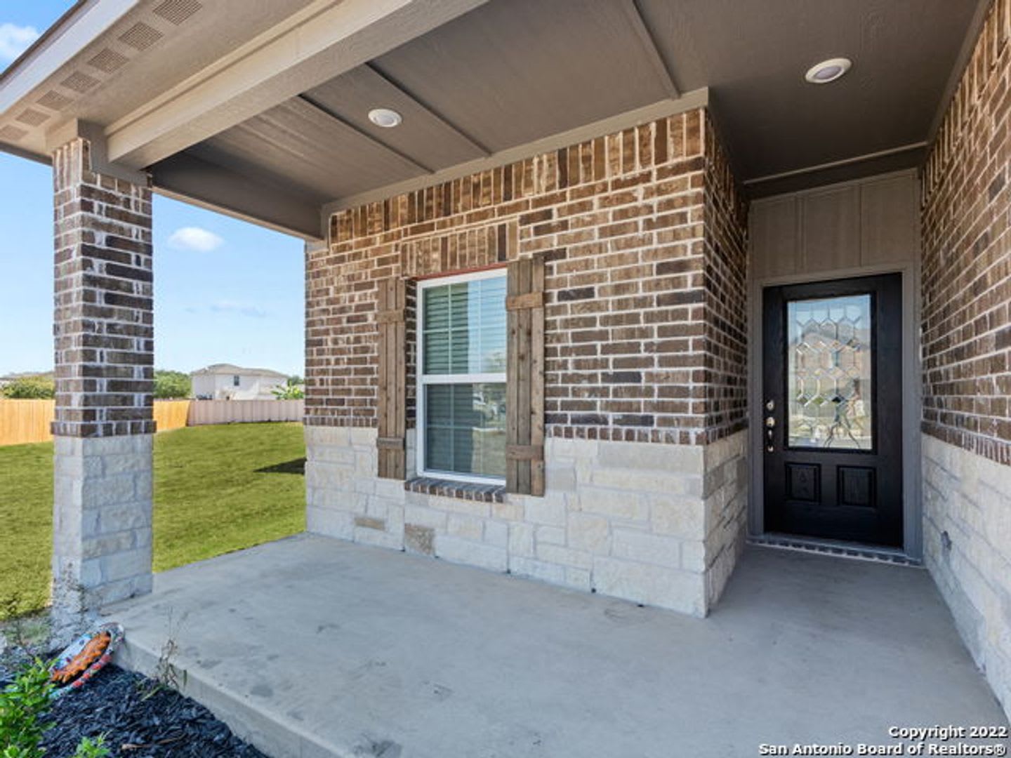 5-BEDROOM HOME IN LUCKEY RANCH – photo 4