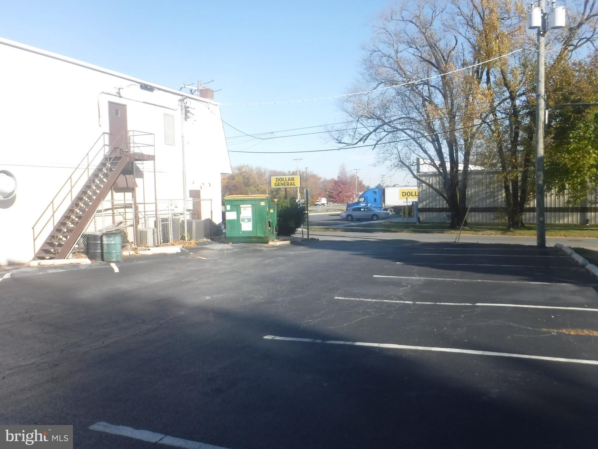 2089 DUPONT – photo 3
