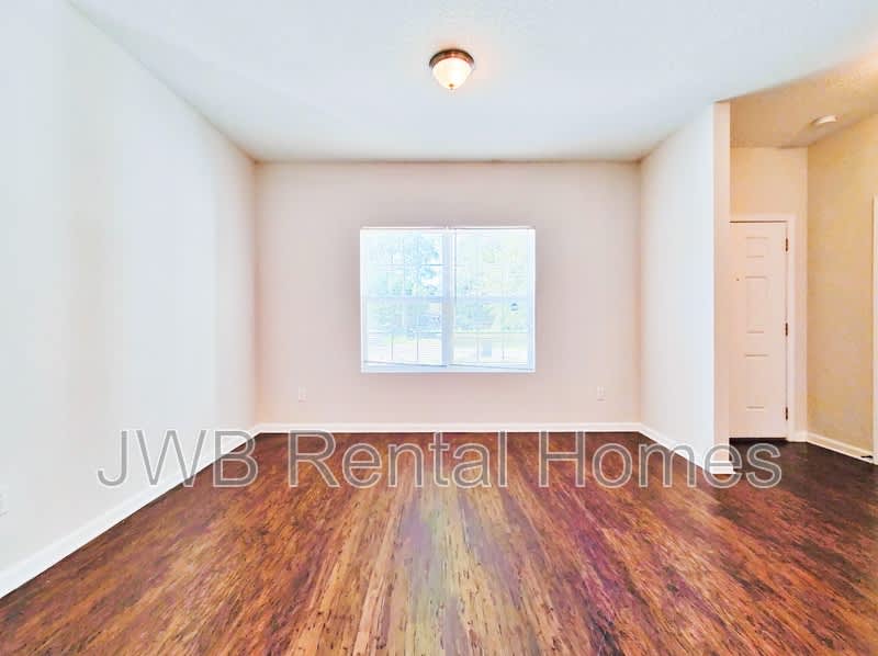6221 Lamar Dr E – photo 4