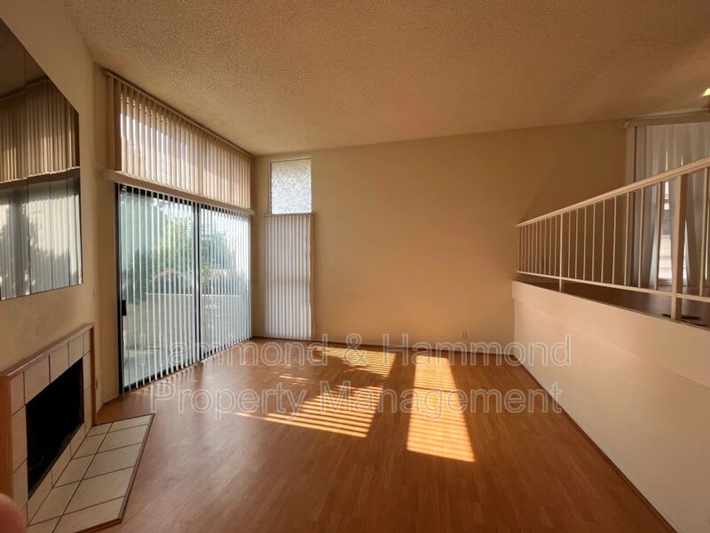 9000 Vanalden Ave. – photo 5