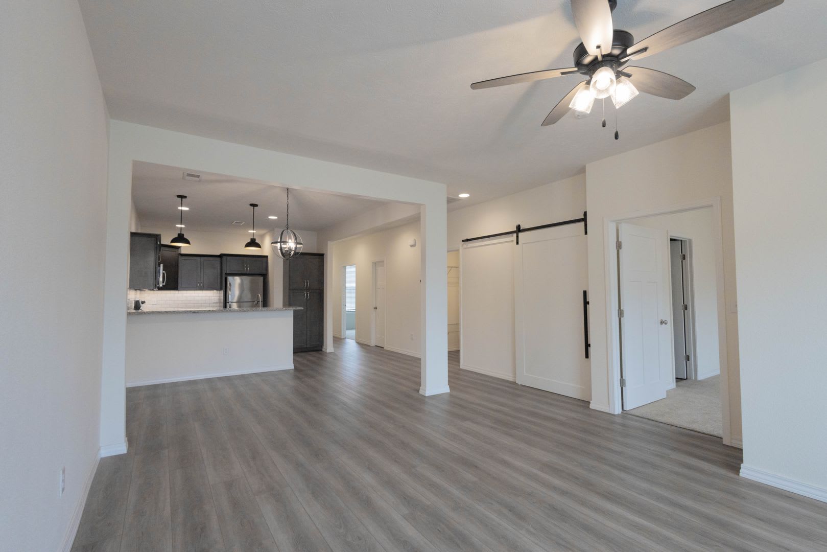 NEW LUXURY 2 BED 2 BATH 1 CAR GARAGE DUPLEX – photo 4