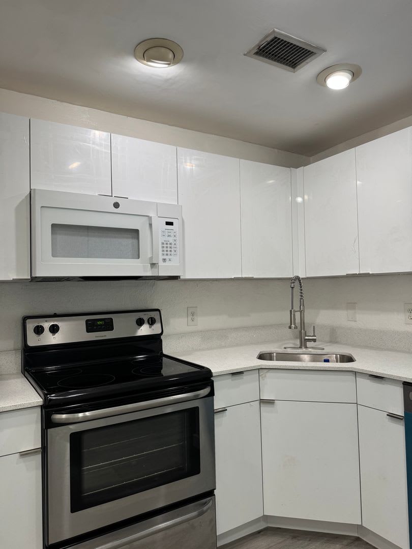 AVAILABLE 8/1/26 For Rent 2BD/2.5BA FULLY RENOVATED Unit- $2,400 – photo 3