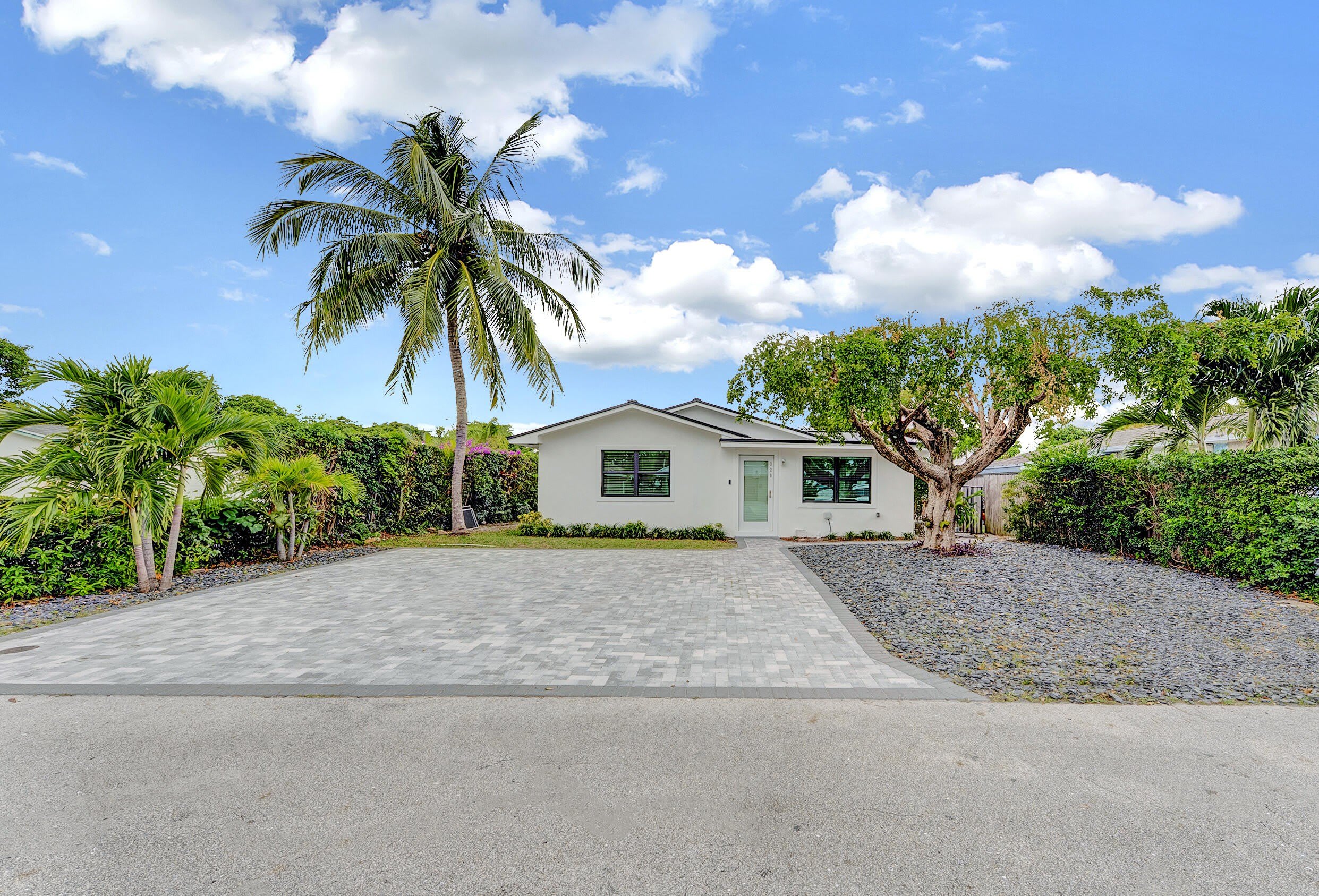 320 NW 3rd Avenue – photo 5