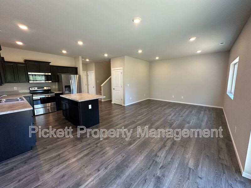 6461 Hornet Cir NE – photo 4
