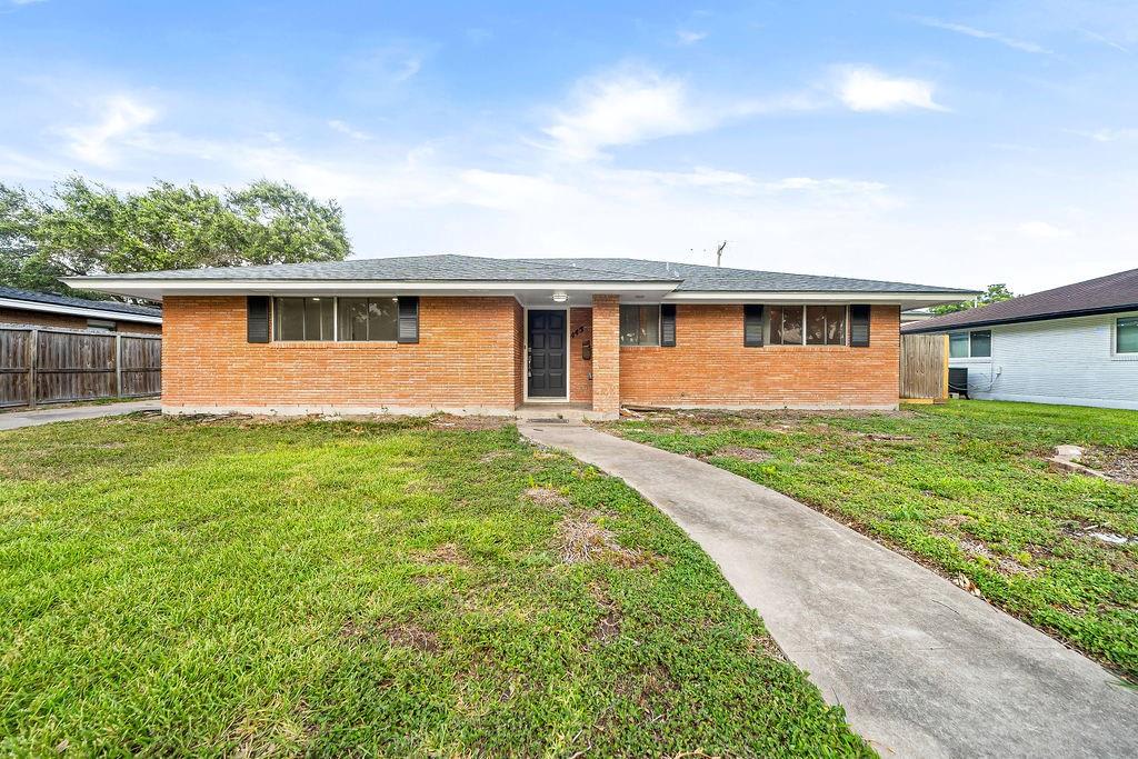 445 Montclair Drive – photo 1