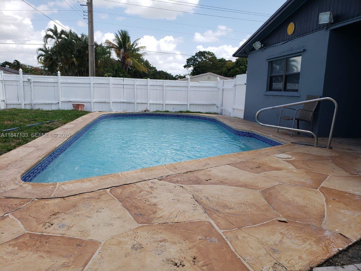 Spacious 4 Bedroom Pool Home In Desirable Hollywood Hills – photo 5