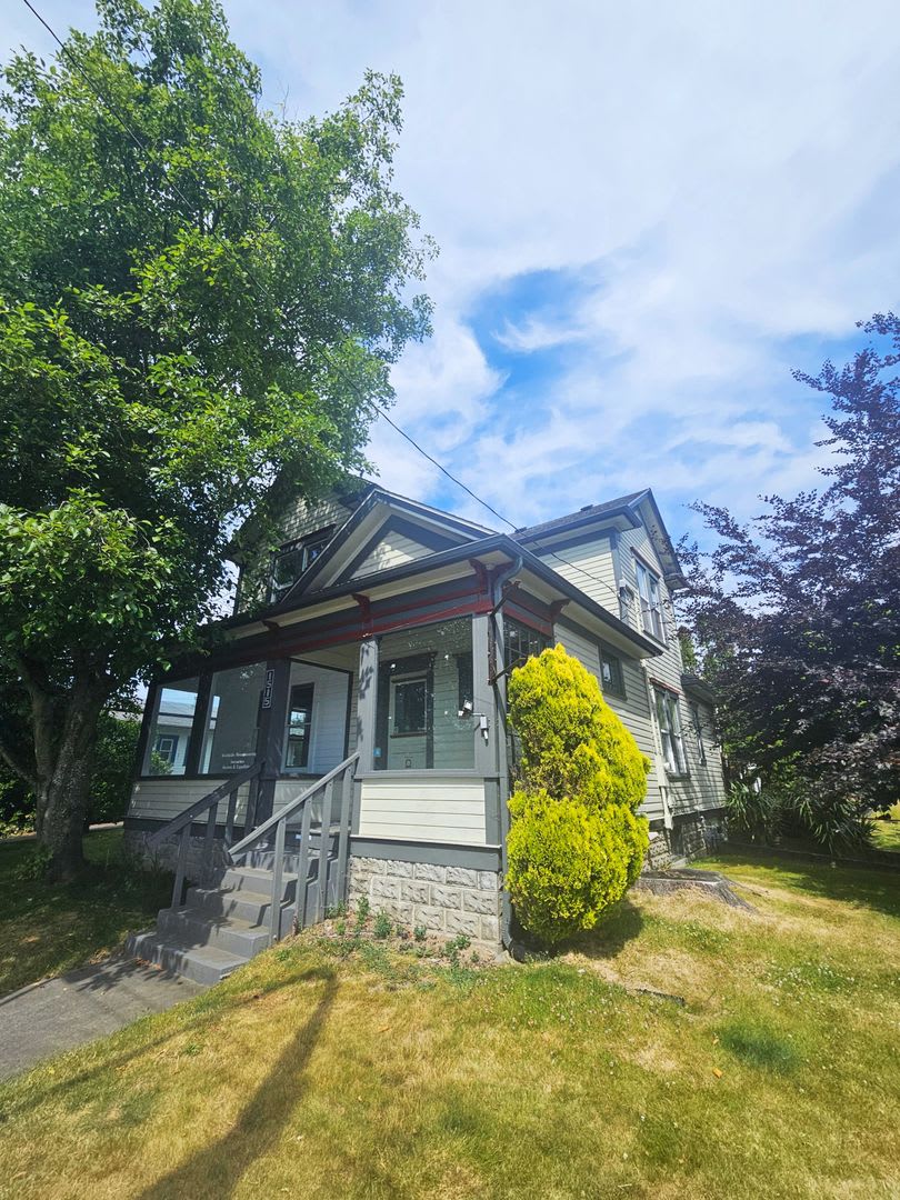 1000 Off 1St Month S Rent Charming 5 Bedroom Home With Updated Kitchen Bath In Fairhaven – photo 2