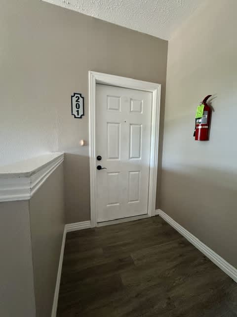 402 N 13th Pl #201 – photo 3