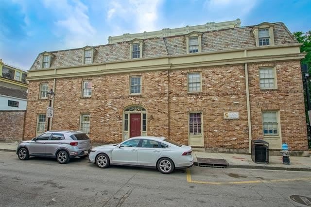 1323 DAUPHINE Street – photo 1