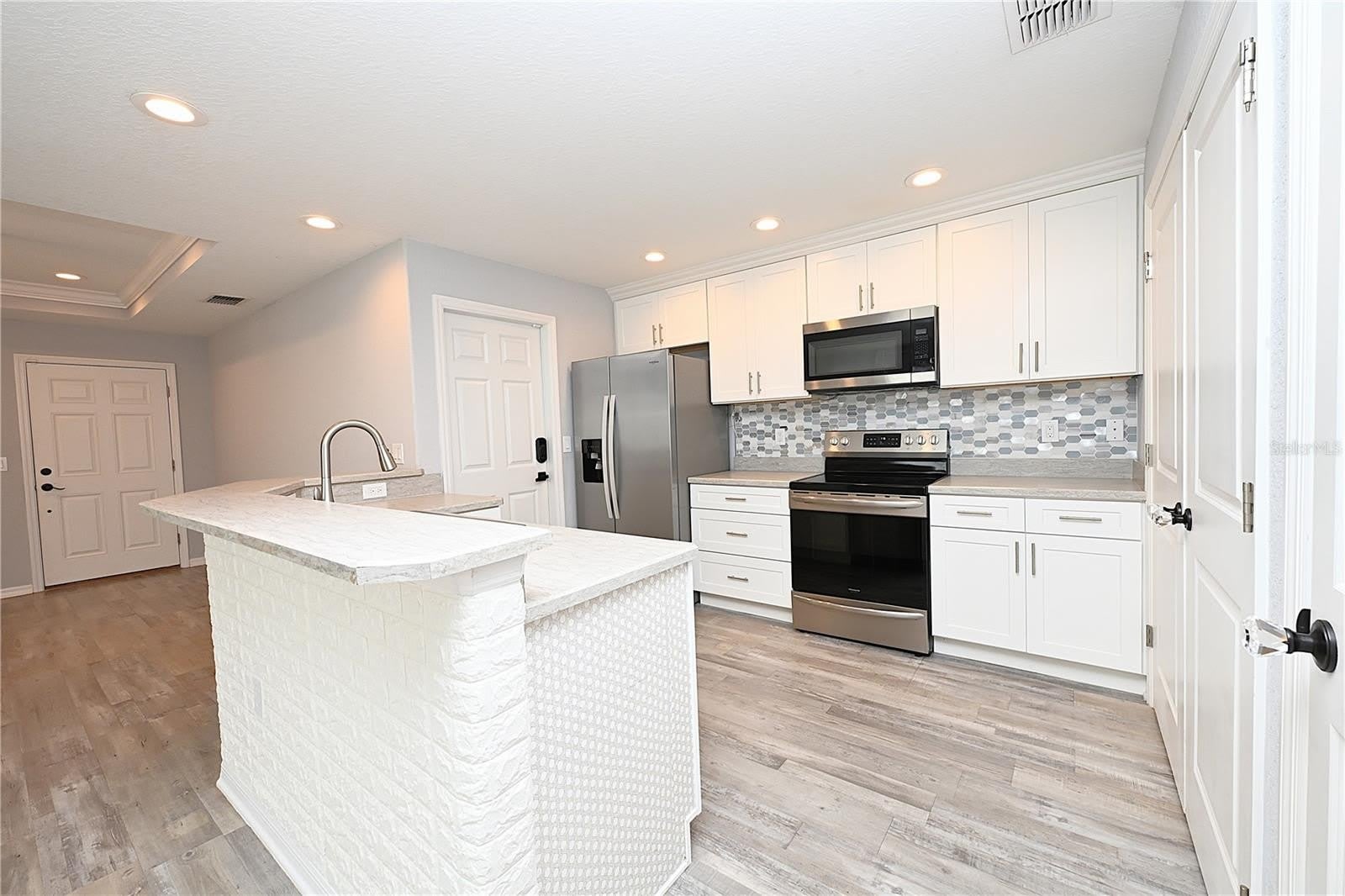 5662 TOWER PALMS Lane – photo 2