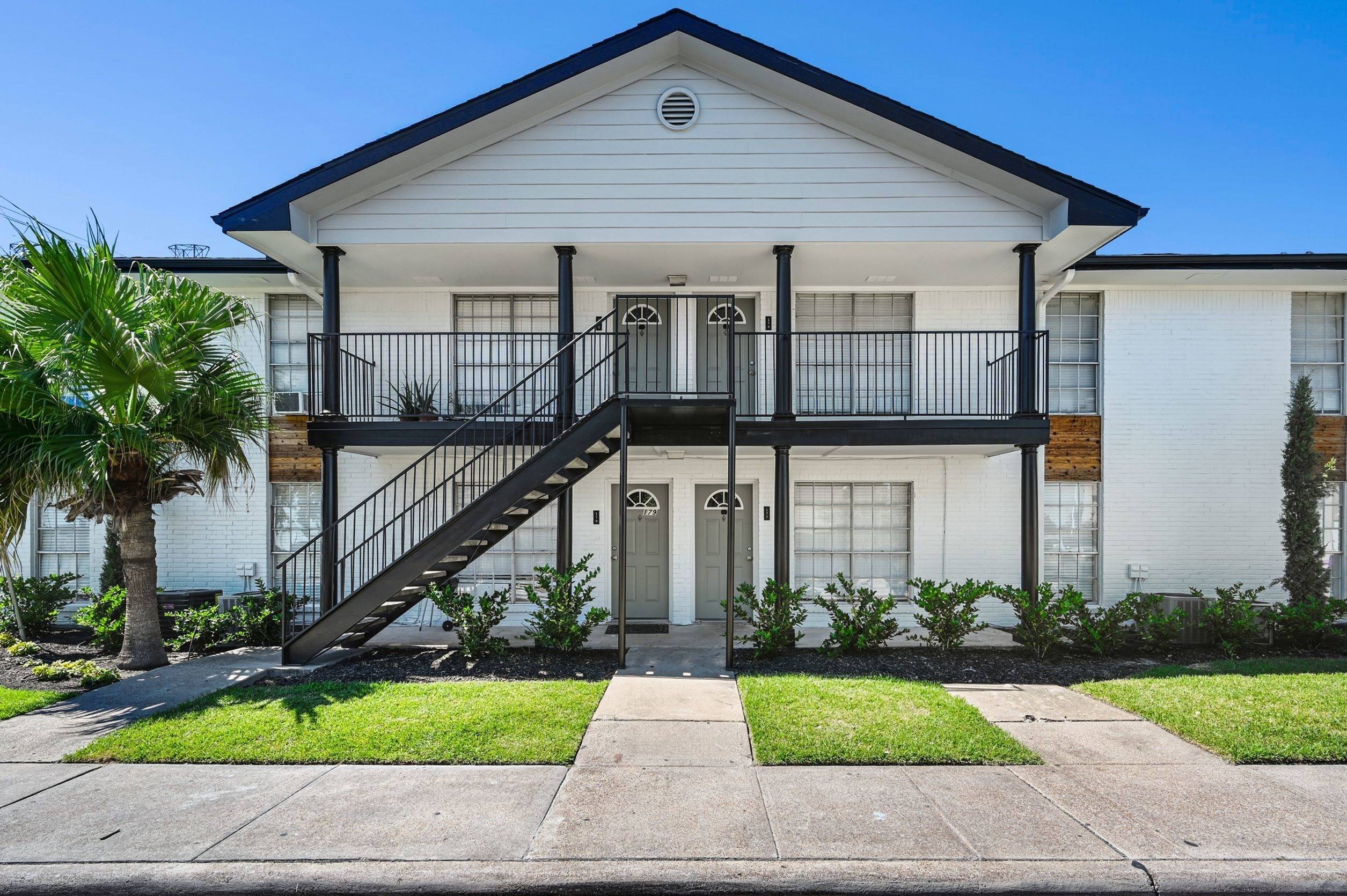 506 South – photo 1