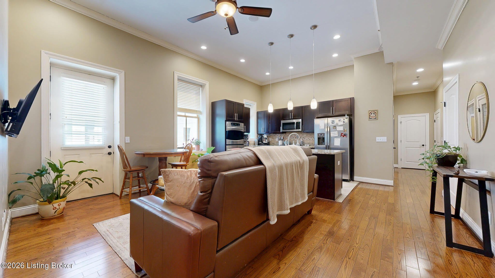 927 Cherokee Rd – photo 2
