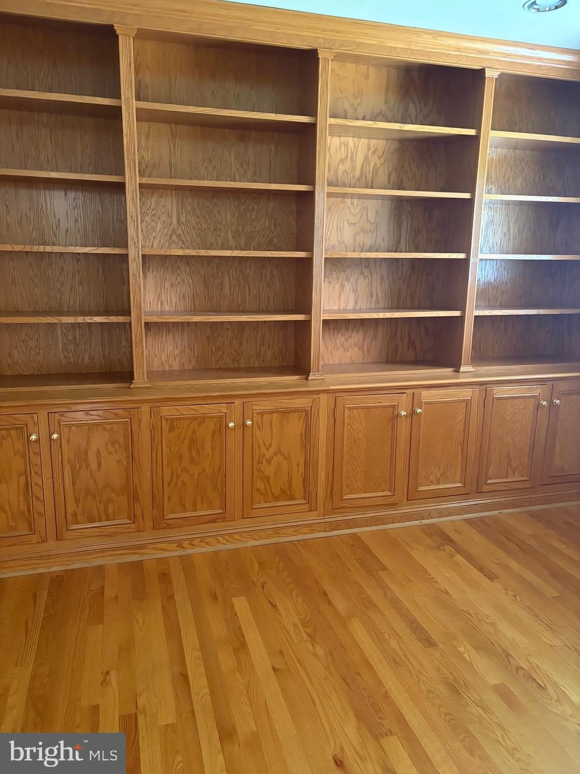 5800 PLAINVIEW Road – photo 2